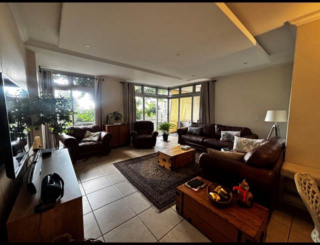3 BEDROOM APARTMENT TO LET IN MORNINGSIDE
