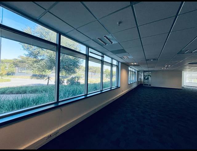 2,000M² OFFICE TO LET IN WATERFALL
