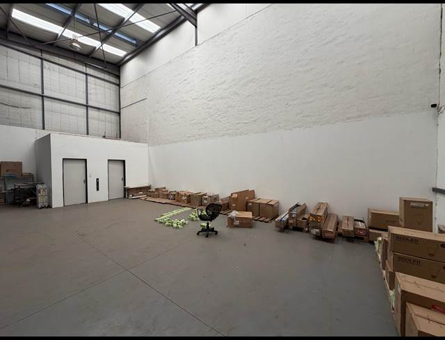 328M² WAREHOUSE TO LET IN HALFWAY HOUSE