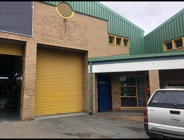 141M² WAREHOUSE RENTED IN HALFWAY HOUSE