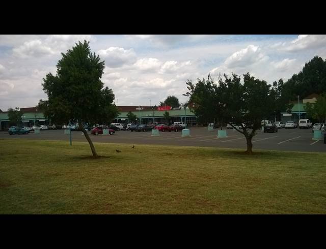 51M² RETAIL TO LET IN PROTEA NORTH