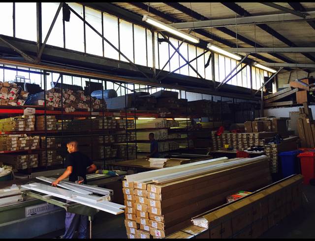 555M² WAREHOUSE TO LET IN PAARDEN EILAND