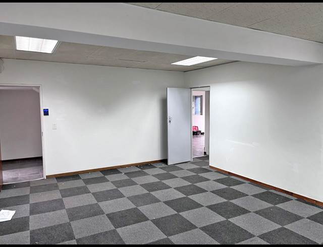 2,090M² WAREHOUSE TO LET IN MEADOWDALE