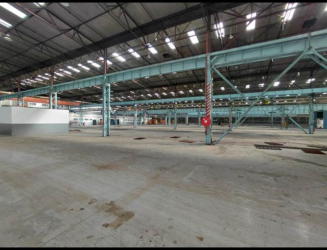12,000M² FACTORY TO LET IN CLAYVILLE