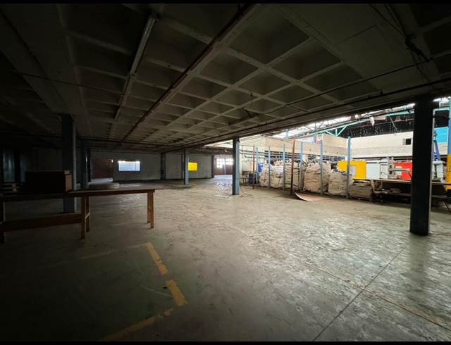 3,563M² WAREHOUSE TO LET IN INDUSTRIA WEST