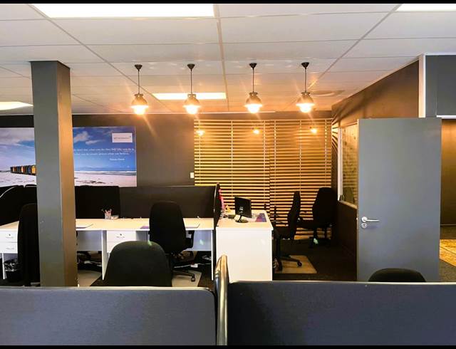 198M² OFFICE TO LET IN WESTLAKE