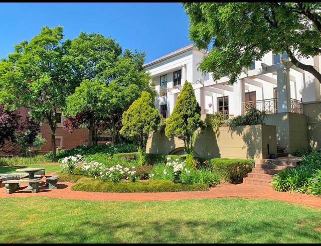 218M² OFFICE TO LET IN HOUGHTON ESTATE