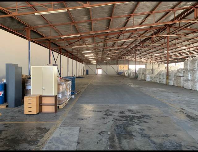 2,300M² WAREHOUSE TO LET IN ROCKY DRIFT