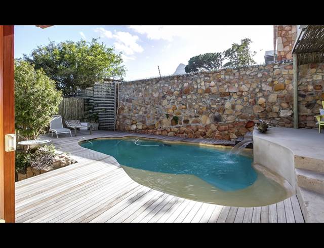 5 BEDROOM HOUSE RENTED IN CAMPS BAY
