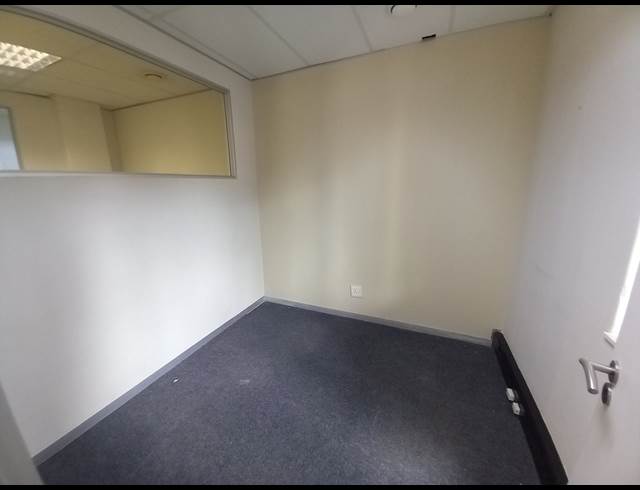 245M² OFFICE TO LET IN BRYANSTON