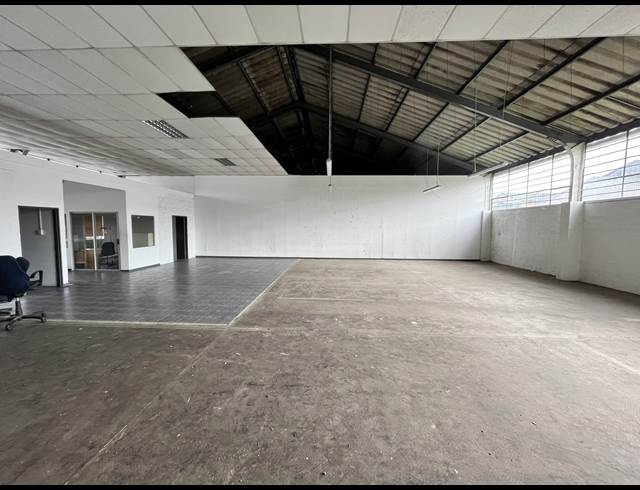 250M² WAREHOUSE RENTED IN EPPING INDUSTRIAL
