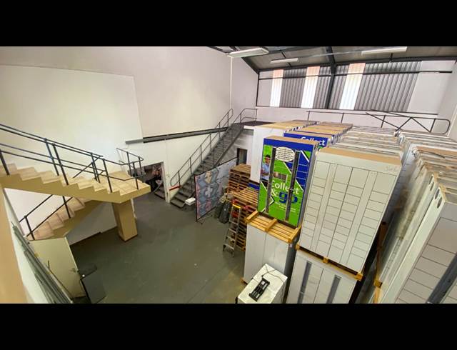 252M² WAREHOUSE TO LET IN HENNOPSPARK INDUSTRIAL