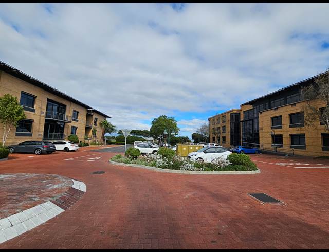 1,014M² OFFICE TO LET IN PLATTEKLOOF