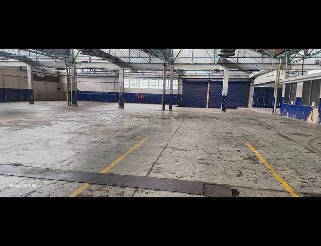 2,600M² WAREHOUSE TO LET IN GLENESK