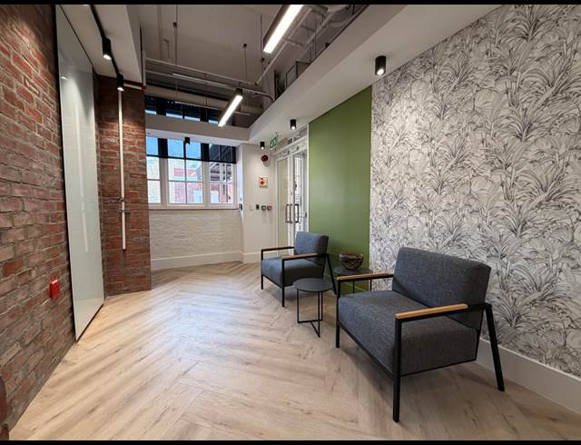 270M² OFFICE TO LET IN GARDENS