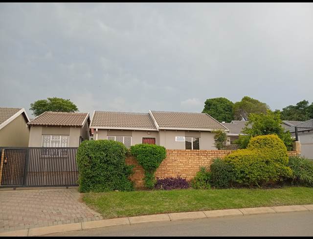 2 BEDROOM FREESTANDING TO LET IN COSMO CITY