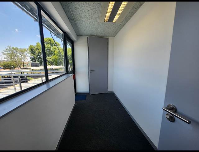 313M² OFFICE TO LET IN RANDJESPARK