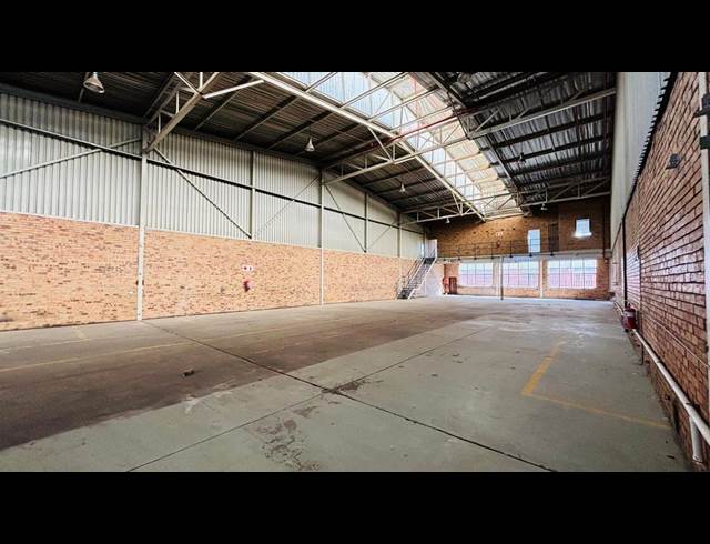 850M² WAREHOUSE TO LET IN STORMILL