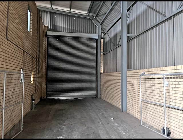 2,090M² WAREHOUSE TO LET IN MEADOWDALE