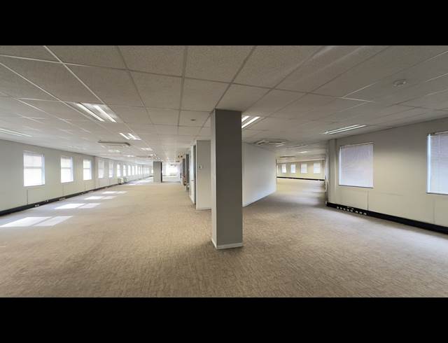 1,000M² OFFICE TO LET IN MEADOWDALE