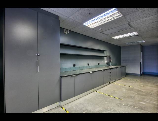 8,617M² WAREHOUSE TO LET IN LONGMEADOW