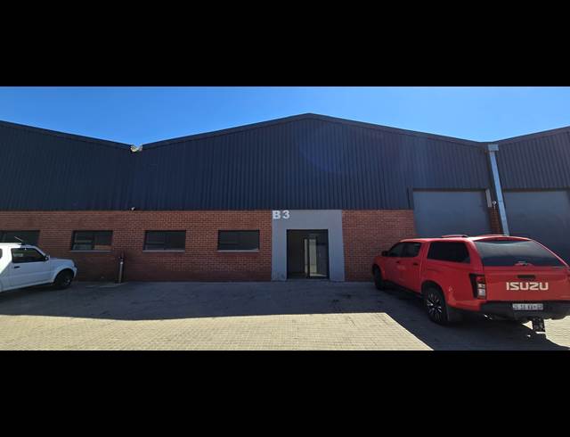 435M² WAREHOUSE TO LET IN COSMO BUSINESS PARK