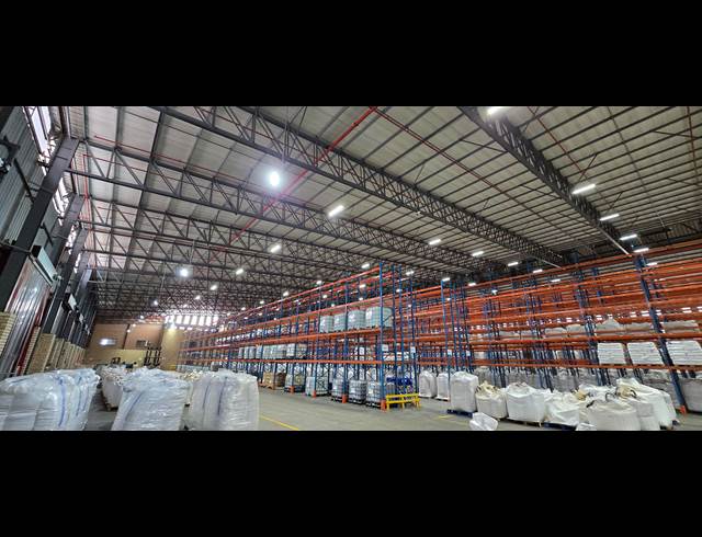 14,590M² WAREHOUSE TO LET IN NORTH RIDING