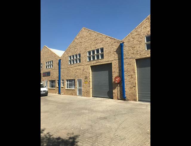 250M² WAREHOUSE RENTED IN LASER PARK