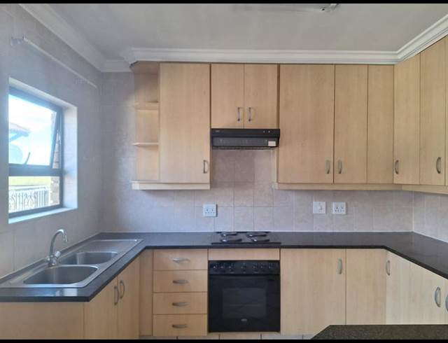 2 BEDROOM PROPERTY TO RENT IN SONNEVELD