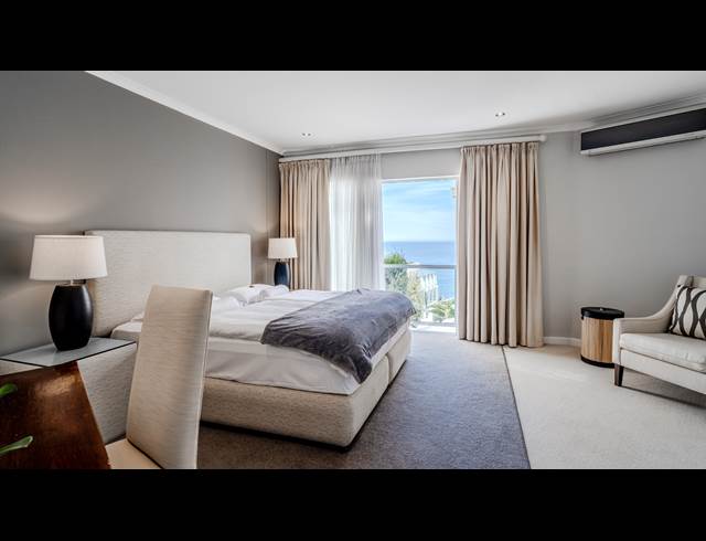 2 BEDROOM APARTMENT TO LET IN BANTRY BAY