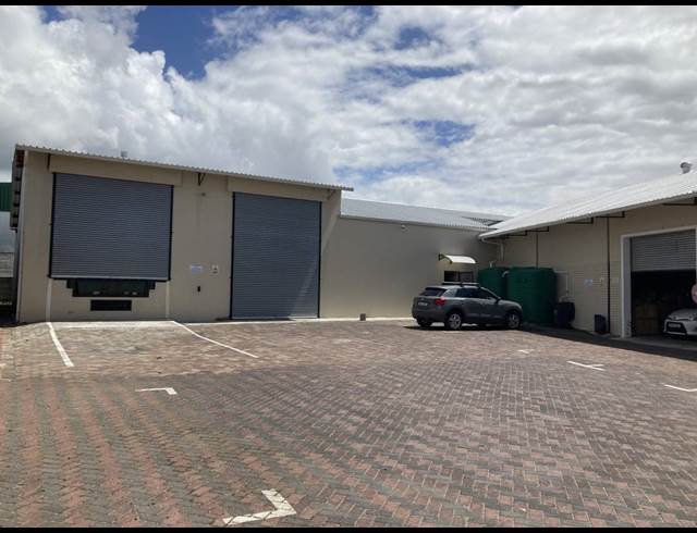 1,178M² WAREHOUSE RENTED IN DIEP RIVER