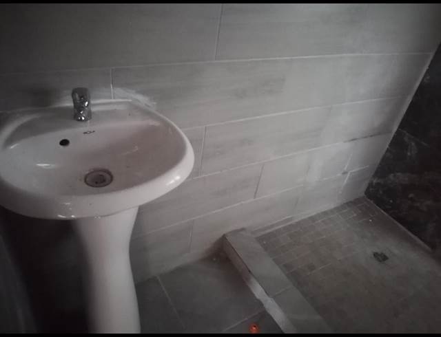 2 bed property to rent in REGENTS PARK ESTATE