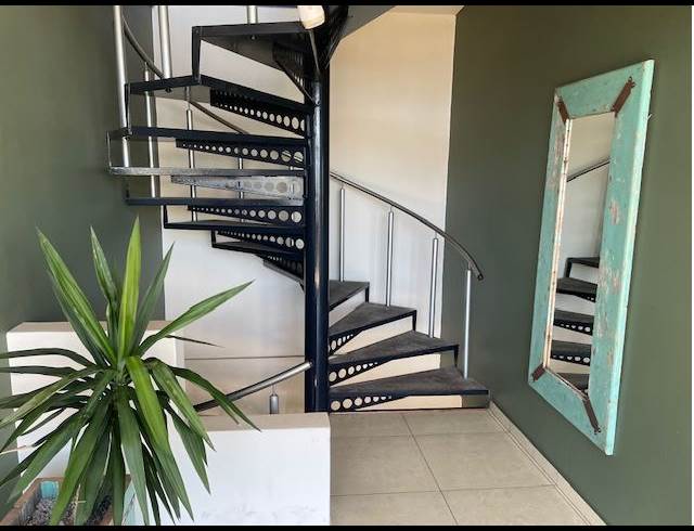 75M² OFFICE RENTED IN CAPRICORN