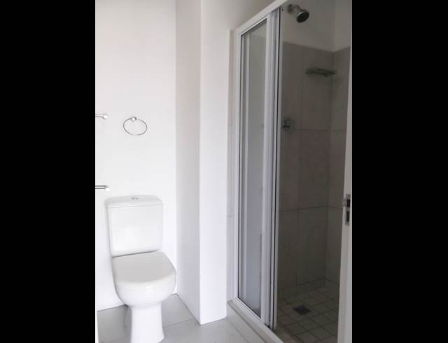 2 bed property to rent in OBSERVATORY