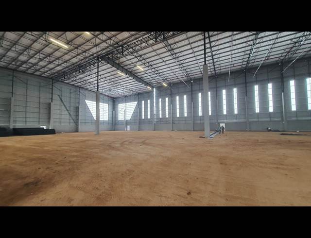 8,300M² WAREHOUSE TO LET IN LINBRO PARK