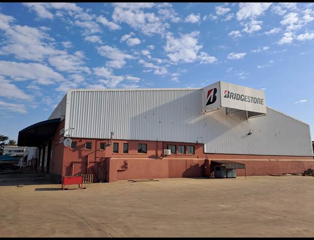 2,280M² WAREHOUSE TO LET IN POMONA