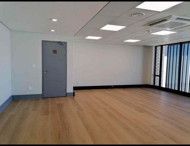 435M² WAREHOUSE TO LET IN STIKLAND INDUSTRIAL