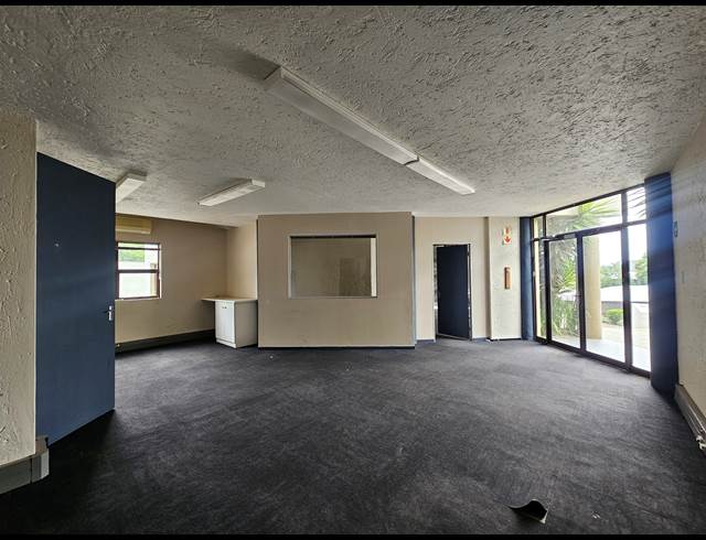 1,428M² OFFICE TO LET IN BRYANSTON