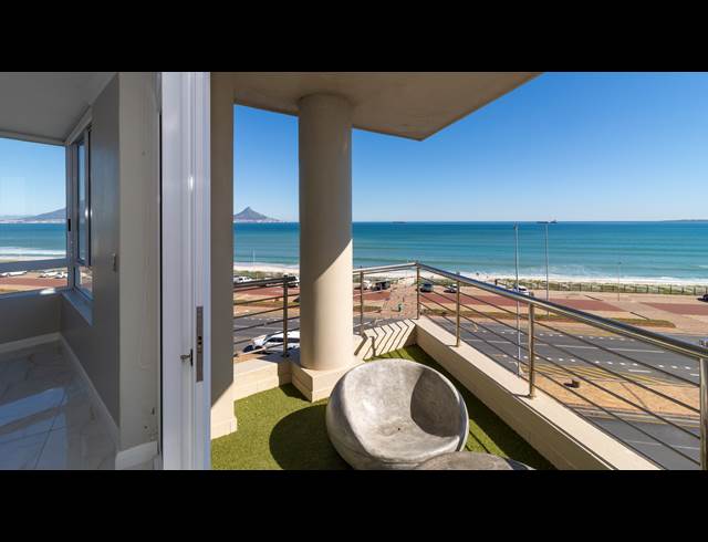 2 BEDROOM APARTMENT TO LET IN BEACHFRONT