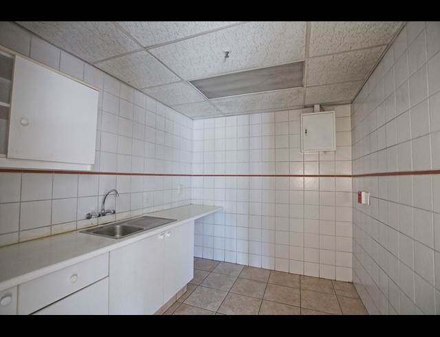 1,607M² WAREHOUSE TO LET IN HOOGLAND