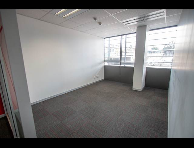 1,388M² OFFICE TO LET IN SANDTON CENTRAL