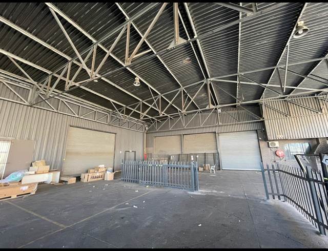 3,399M² WAREHOUSE TO LET IN BEACONVALE