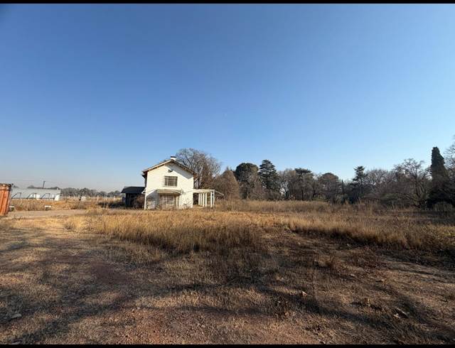 50,000M² VACANT LAND TO LET IN CLAYVILLE