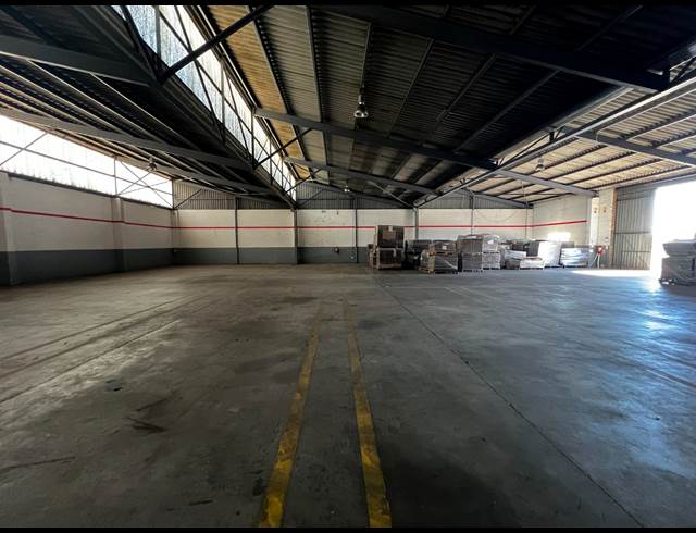 3,075M² WAREHOUSE TO LET IN AIRPORT INDUSTRIA