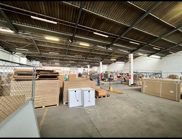 1,810M² WAREHOUSE TO LET IN EPPING INDUSTRIAL