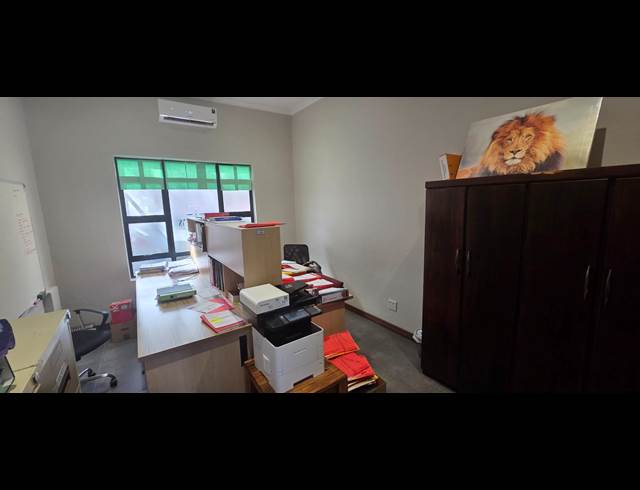 122M² OFFICE TO LET IN SONHEUWEL