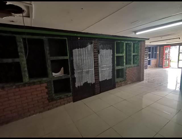 36.30M² RETAIL TO LET IN VALHALLA