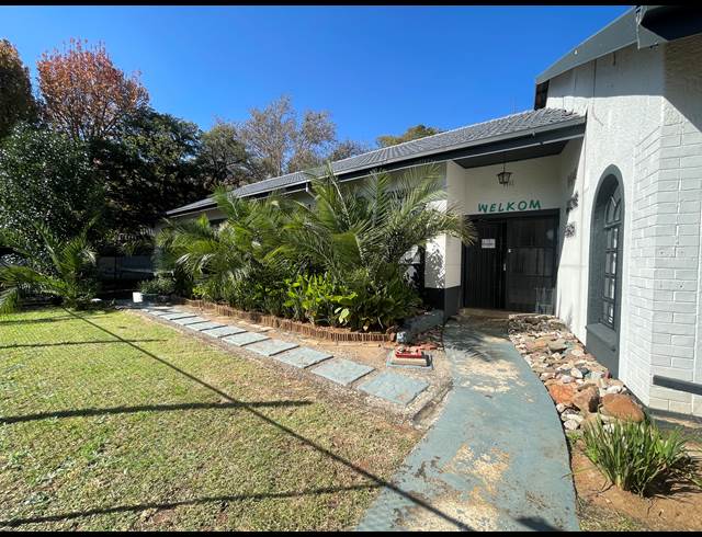 251M² BUSINESS TO LET IN LIBRADENE