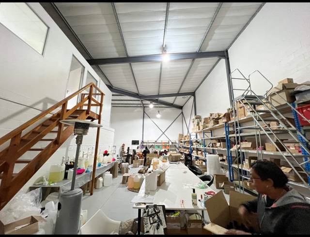 565M² WAREHOUSE RENTED IN WESTLAKE