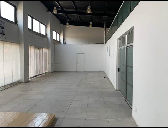 800M² OFFICE TO LET IN BOKSBURG NORTH